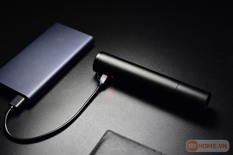 Den pin cam tay BeeBest FZ101 7