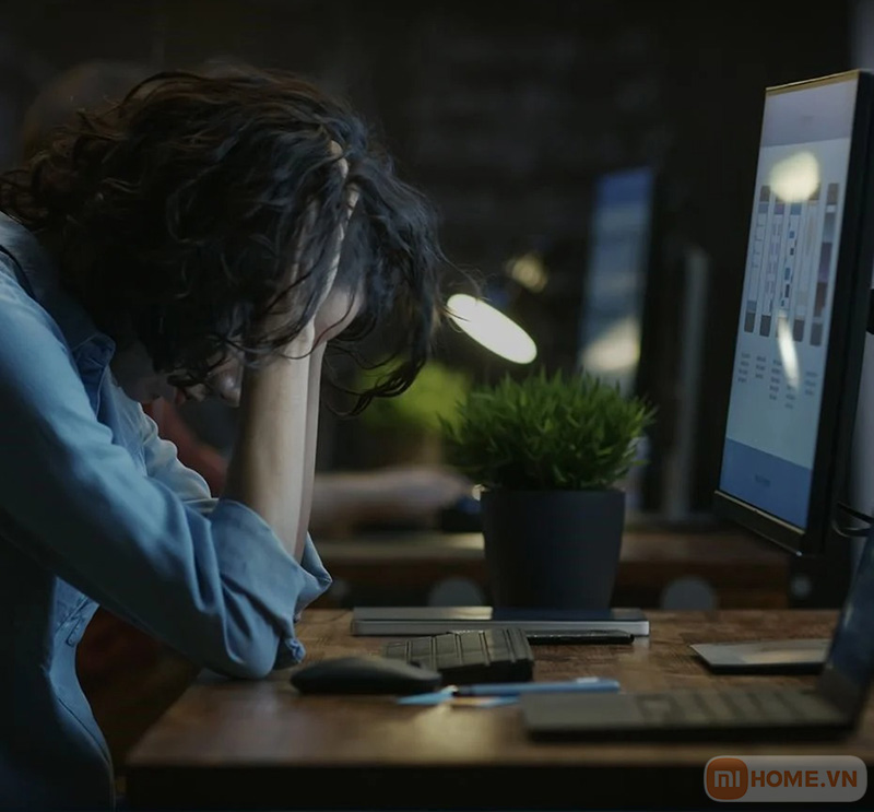 Den treo man hinh Baseus Pro 2