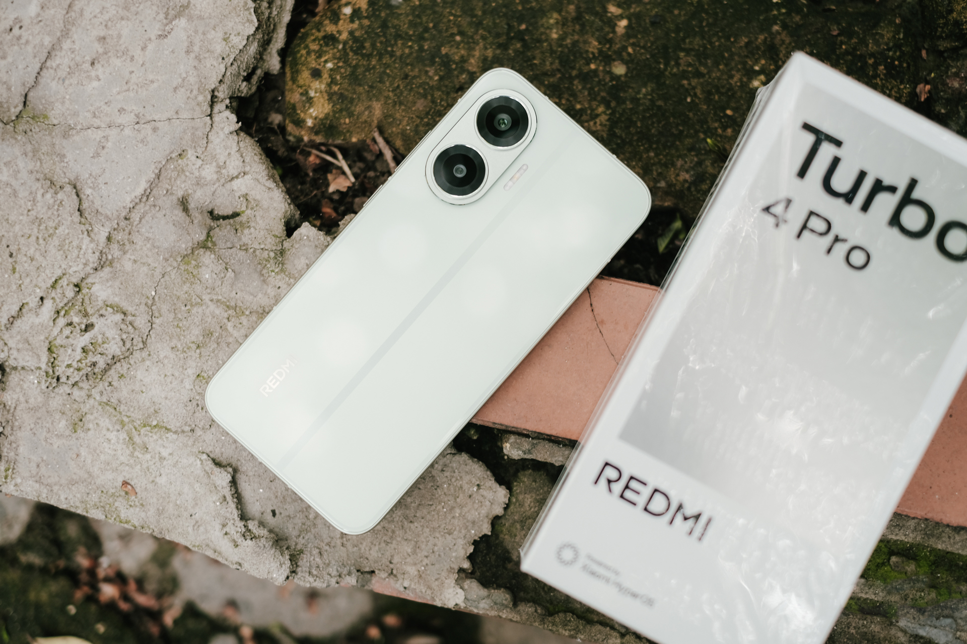 Redmi Turbo 4 Pro: “Cỗ Máy Phép Thuật” Giá 7 Triệu – Thiết Kế Flagship, Pin Khủng, Chip Mạnh, Có Gì Đáng Mua? 1 1 9