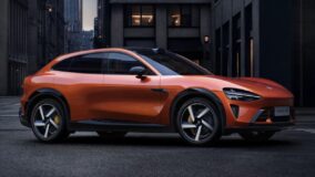 Xiaomi YU7 ra mắt: SUV điện “full công nghệ”, thiết kế mạnh mẽ, tăng tốc 3,2 giây, sạc 620km trong 15 phút