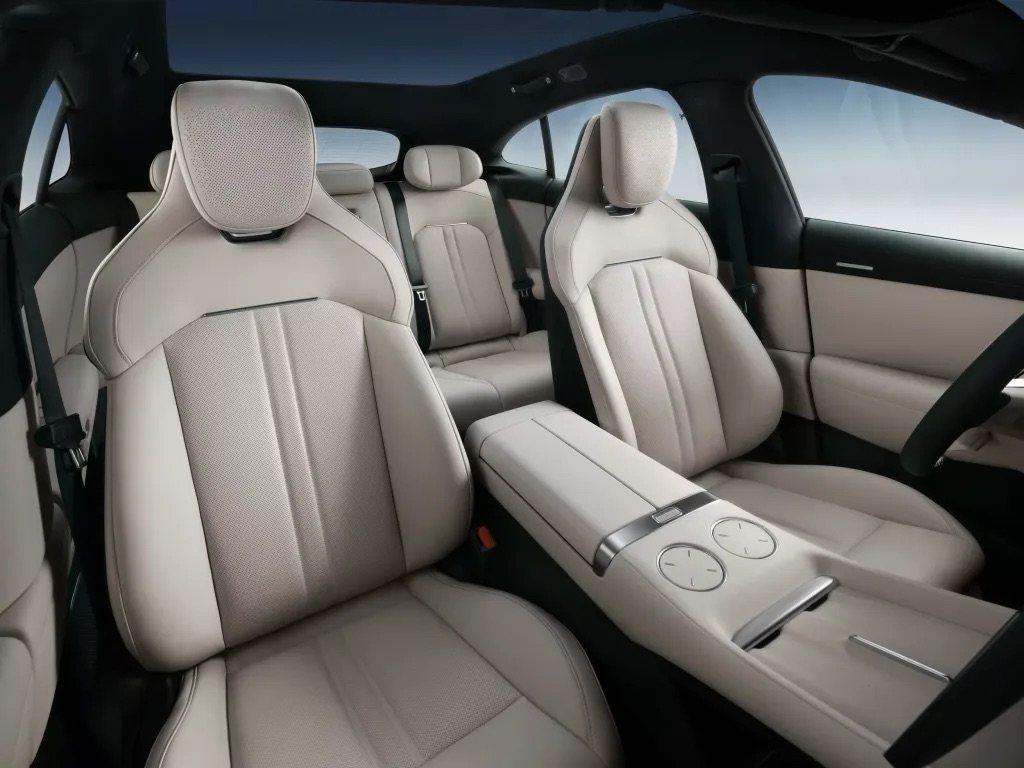 yu7 12 17510015303391891253594 1751011374873 17510113750131183998572