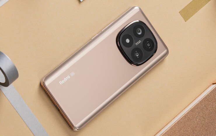 Redmi Note 15 Pro Plus: Kẻ Thách Thức Mới Trong Phân Khúc Tầm Trung – Màn Hình Cong, Camera Tele, Pin Khủng 3 redmi note 14 pro 5g sand gold product usage photo 1 1 1747285494 89 width740height468