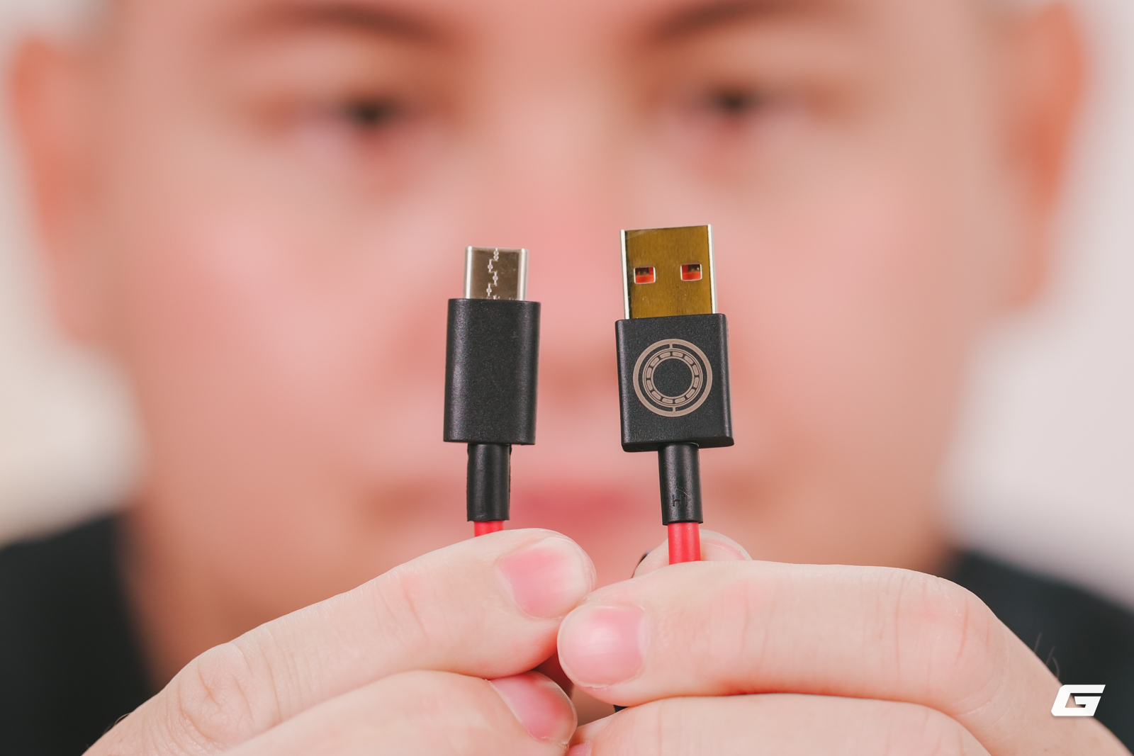 Mở hộp điện thoại Iron Man của Xiaomi - Ảnh 9.