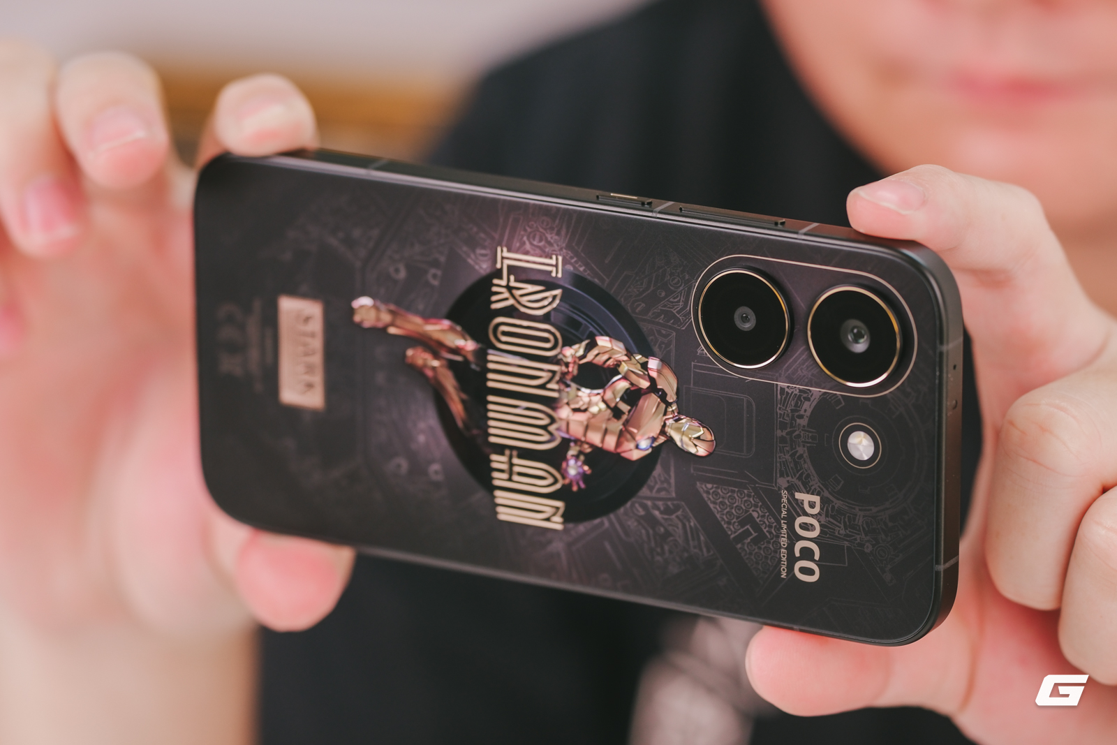 Mở hộp điện thoại Iron Man của Xiaomi - Ảnh 16.