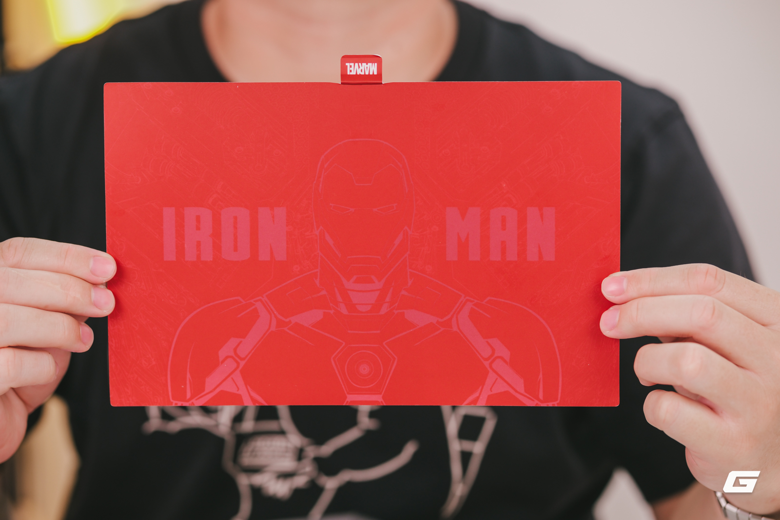 Mở hộp điện thoại Iron Man của Xiaomi - Ảnh 5.
