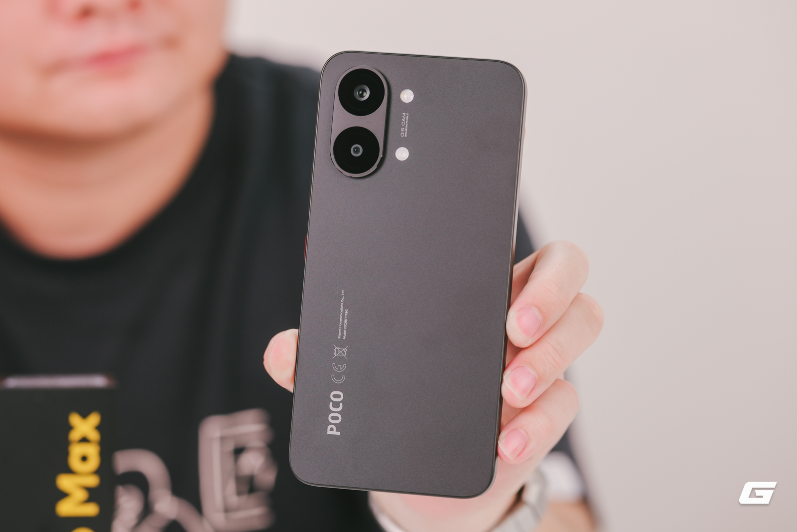 Trên tay điện thoại Xiaomi "Pro Max" pin 8500mAh đầu tiên bán chính hãng tại Việt Nam - Ảnh 2.